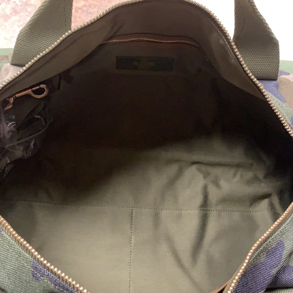 Authentic Valentino Garavani Overnight Bag NWT - Picture 7 of 12